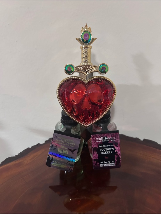 Bath & Body Works Other - Bath & Body Disney Villains Evil Queen Pierced Heart wallflower plug & two plugs